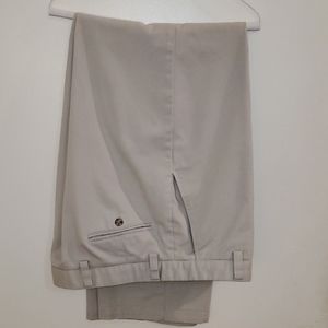 SOLD Men's Dockers Recode chino khaki 36x34 Gray